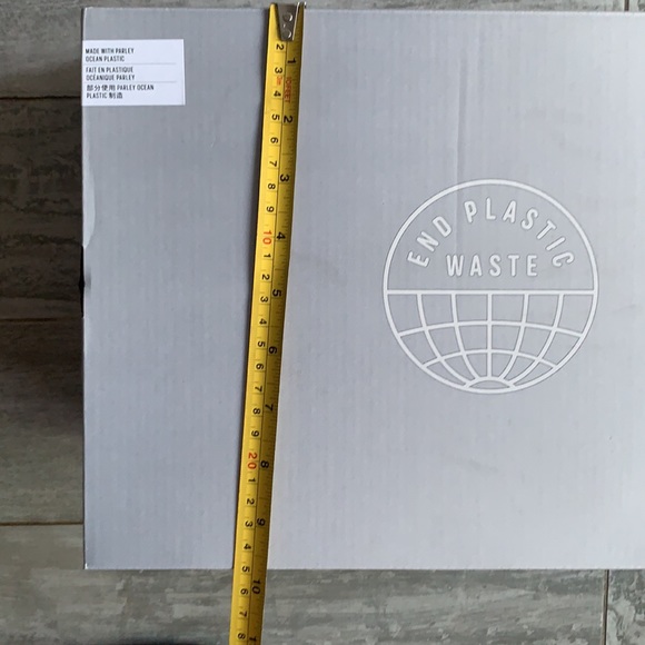 Adidas Shoe Box Empty For your Gift Wrap - Picture 8 of 10